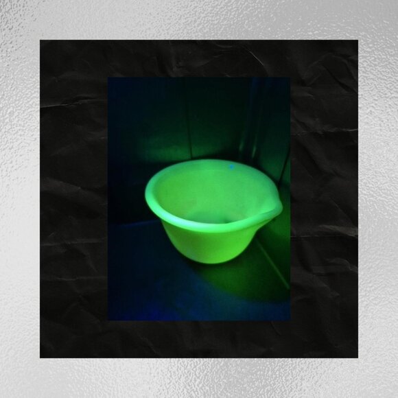 Vintage Other - Vintage Uranium Glass Mixing Bowl
